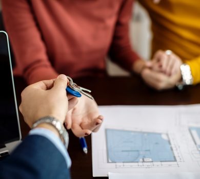 Num cenário económico em constante transformação, muitas famílias e investidores olham para o seu crédito habitação com uma pergunta em mente: será este o momento certo para refinanciar?